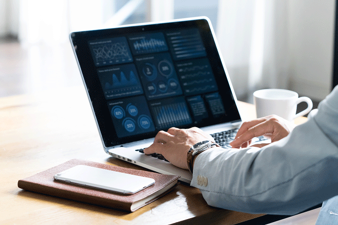 趣味も楽しむ！30代社員の資産形成術