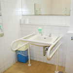 車椅子対応トイレ（2・3階）の写真