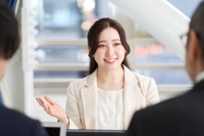 人づくりに力を入れる。