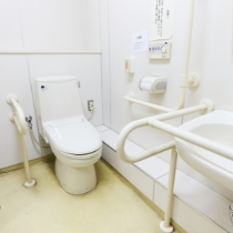 車いす対応トイレ
