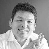 宇佐美 進典
