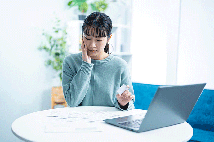 カードローンで10万円を借りるには？審査なしの方法や当日借入のポイントも解説