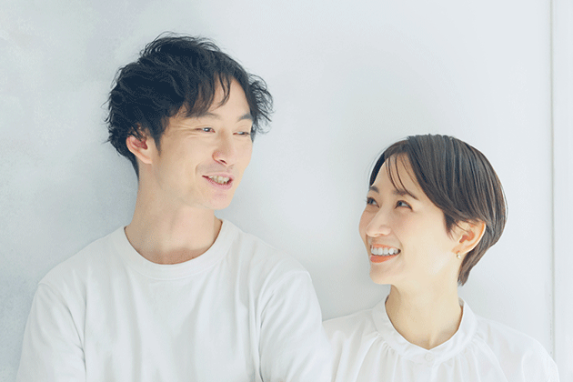ペアローンを検討する二人