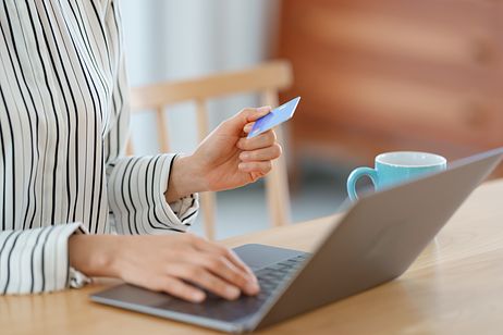 高還元率クレジットカードで効率良くポイントを貯めるコツ