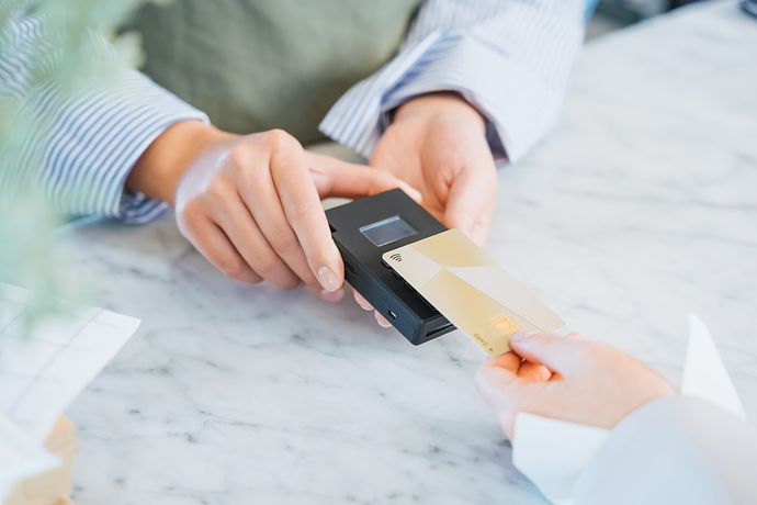 【クレジットカード初心者向け】使い方や使える場所、ポイントの貯め方を紹介