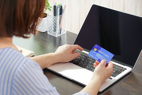 クレジットカードの作り方は？必要書類や選び方