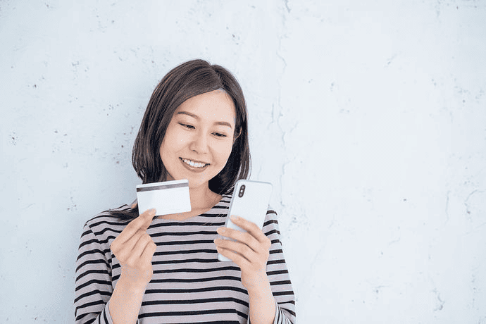 クレジットカードのメリットとは？注意点も解説